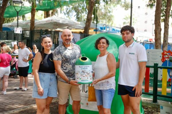 L’Alfàs entrega el miniglú a la ganadora del sorteo por el reciclaje #MovimientoBanderasVerdes 