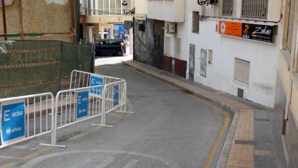 Benidorm repara el colector de aguas residuales de la calle Costera del Campo  