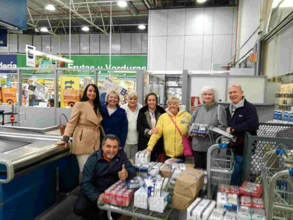 Nueva donaci&oacute;n solidaria de la asociaci&oacute;n &ldquo;Chums&rdquo; al Departamento de Servicios Sociales de Finestrat 