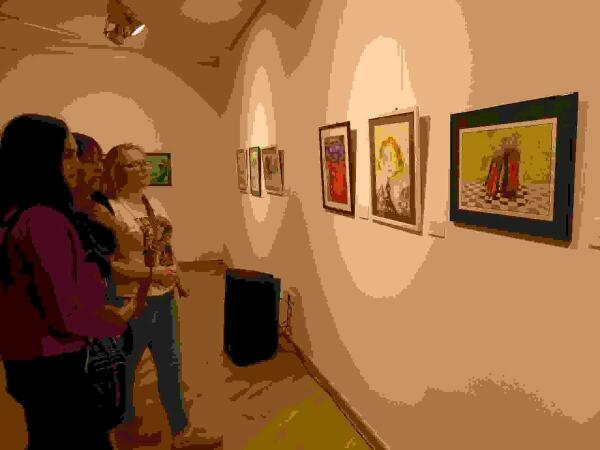 La Nucía // El Instituto expone su “Artist & IES” en l´Auditori