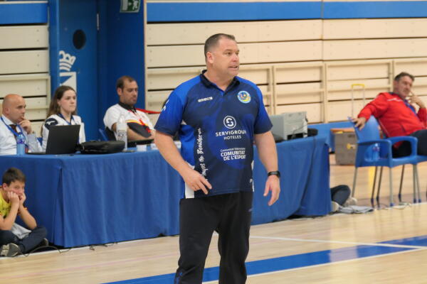 Adriano Lamb dirigirá al Servigroup Benidorm en su debut en la Superliga Masculina