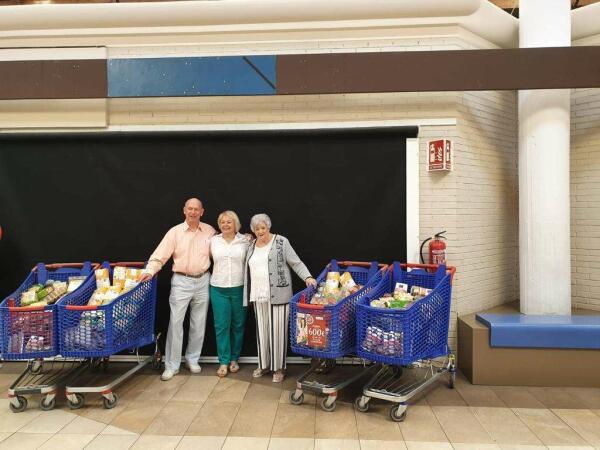 Nueva acción solidaria de la asociación británica “Chums” hacia el departamento de Bienestar Social de Finestrat