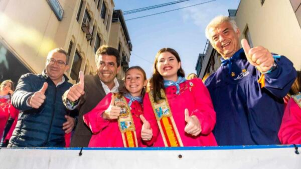 Benidorm enciende su fiesta.         