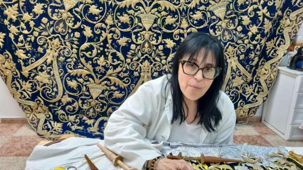 “Dolores Fernández: una artista del bordado en oro sevillano” 