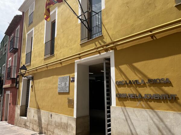 La Casa de la Juventud ampl&iacute;a su horario durante el per&iacute;odo de ex&aacute;menes y prev&eacute; aumentar su capacidad