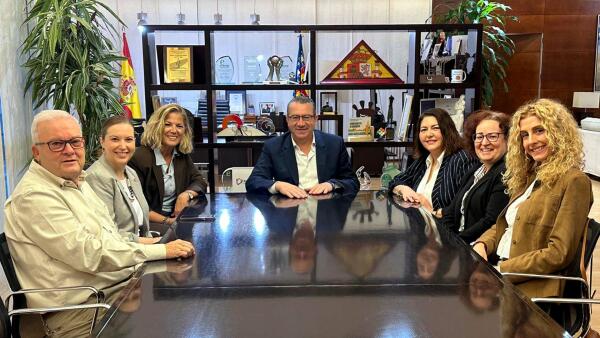 La nueva comisión de las Hijas de María prepara la festividad de la Purísima