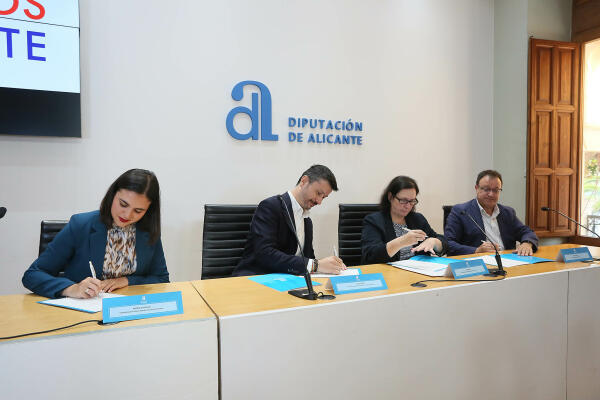 La Diputación de Alicante firma un acuerdo institucional para proteger el patrimonio documental de la provincia  
