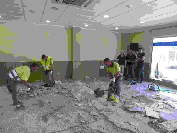 La Nuc&iacute;a &middot; El Ayuntamiento renueva el &ldquo;Local de la 3&ordf; Edad&rdquo; 