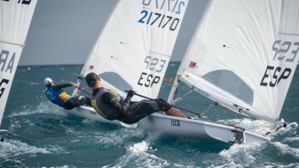 Vientos fuertes marcan la segunda jornada de la Copa de España ILCA 7 