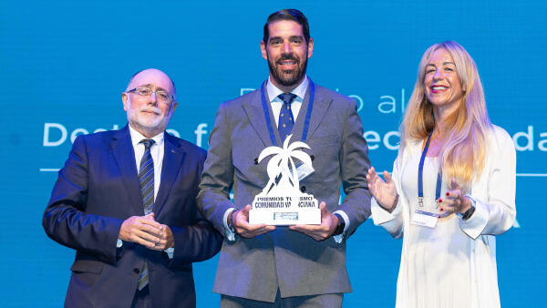 Benidorm entrega a Terra Natura el premio ‘Turismo familiar’ en los I Premios Turismo del Diario Información 