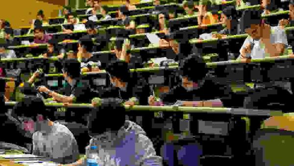 Un total de 97 estudiantes de la Vila Joiosa se examinan en la Prueba de Acceso a la Universidad 