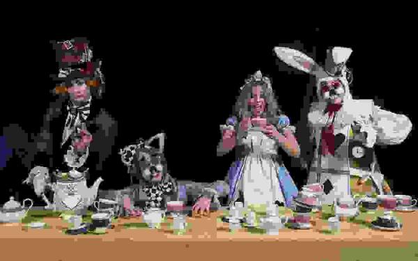 El mundo fant&aacute;stico creado por Carroll para Alicia en el Pa&iacute;s de las Maravillas preceder&aacute; a los Reyes Magos en l&rsquo;Alf&agrave;s del Pi