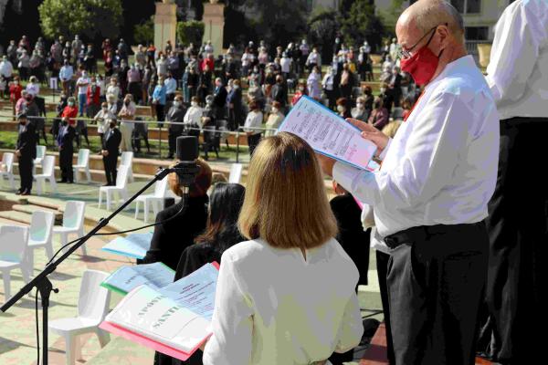 Benidorm honra a Sant Jaume con una misa mayor en el parque de l’Aigüera