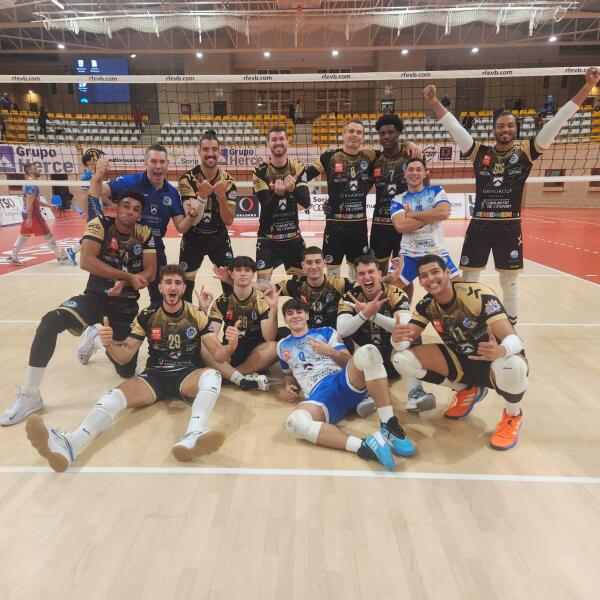 El Servigroup Benidorm asalta Los Pajaritos y firma una victoria histórica ante Grupo Herce Soria (2-3)