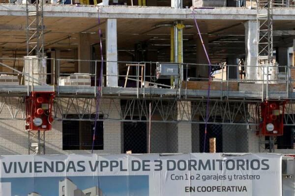 Paralizada la venta de cientos de viviendas de VPO en la Comunitat Valenciana, que genera un caos en notarías y registros de la propiedad