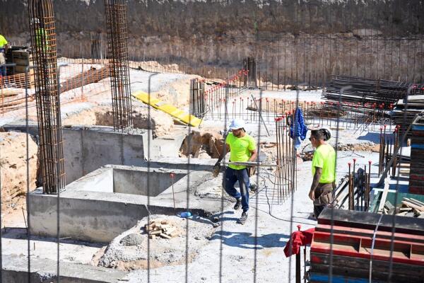 La construcción en Alicante modera su ritmo en el segundo trimestre, pero mantiene niveles elevados