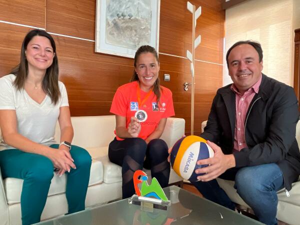 Recepción a Rebeca Fernández, Subcampeona del Mundo de Voley Playa +34