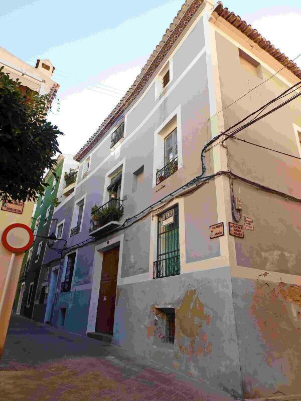 La Vila &middot; El Ayuntamiento descubre el colegio Santa Marta en una casa del Casco Antiguo 