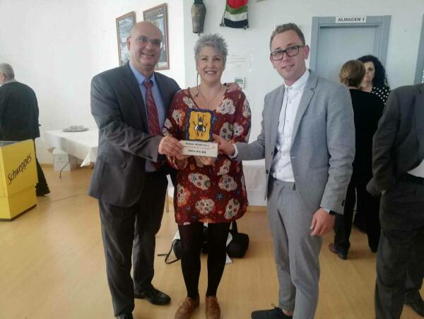 El Ayuntamiento de la Vila Joiosa recibe el premio anual de la Asociación de Directoras y Gerentes de Servicios Sociales 