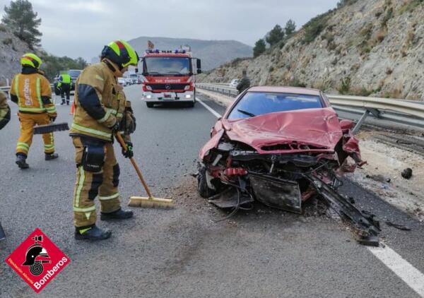 Accidente de Trafico en el interior de la Ap-7.