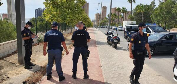 Policías franceses e italianos refuerzan la seguridad en Benidorm