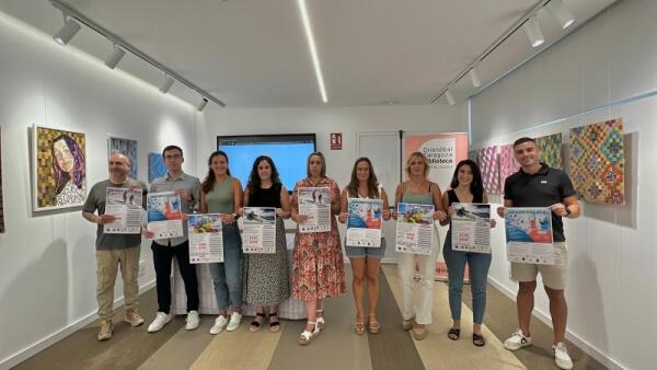 Villajoyosa acoge la presentación de la campaña de esquí que promueven las concejalías de Juventud de la Marina Baixa 