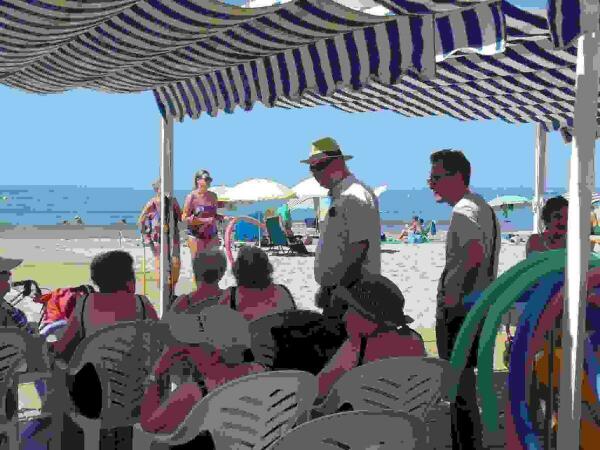 La Vila &middot; Bienestar Social ampl&iacute;a el equipamiento de las playas accesibles