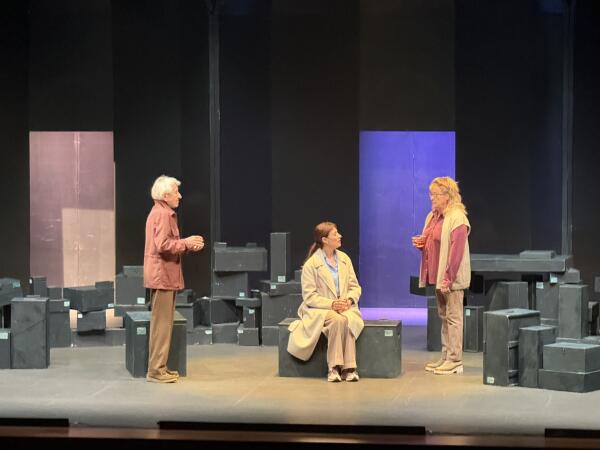 El público disfrutó del mejor teatro con José Sacristán en “La Colección” 