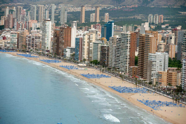 Baja la ocupación hotelera de Benidorm en agosto, pero la media anual sigue por encima de 2023