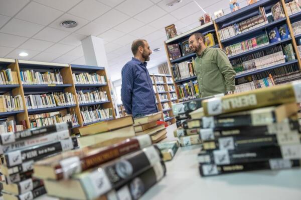 La Biblioteca de l’Alfàs en su 40 aniversario saca los libros a la calle 