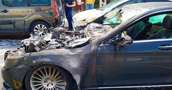 Arde el coche de Josep Bou, concejal del PP en Barcelona