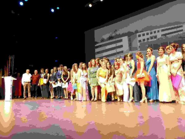 La Nuc&iacute;a &middot; Las orlas de Instituto de Bachiller y ESO  se entregan por primera vez en l&rsquo;Auditori