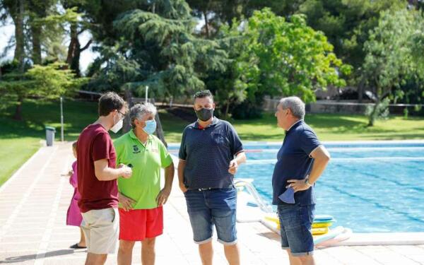 Cerca de 60 personas participan en el primer turno de cursos de nataci&oacute;n en la piscina de l&rsquo;Alf&agrave;s.