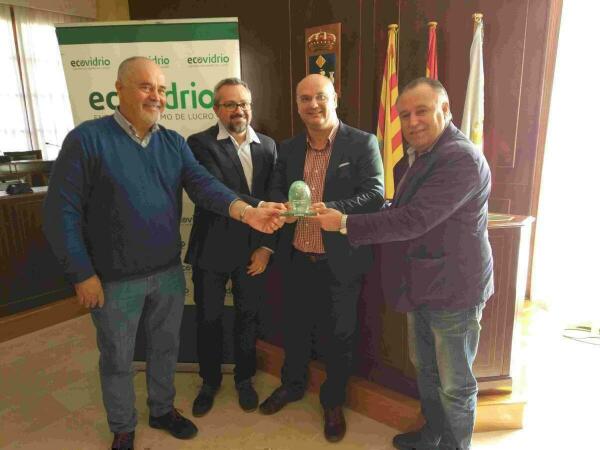 La Vila Joiosa recicla un 20 % m&aacute;s de vidrio en la campa&ntilde;a estival