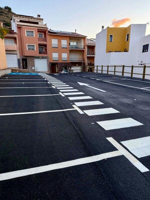 Callosa d&rsquo;en Sarri&agrave; abre al p&uacute;blico un nuevo parking asfaltado 