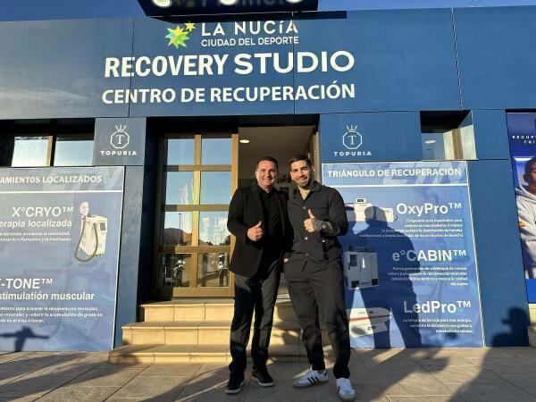 Ilia Topuria visita “La Nucía, Ciudad del Deporte” 