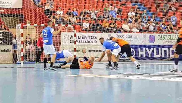 BM Benidorm &middot; Segunda parte para olvidar y primera derrota de la temporada en Valladolid