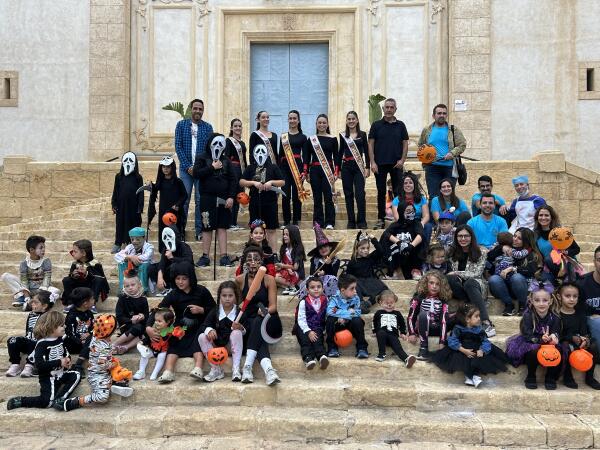 Niñas y niños se divirtieron en la fiesta infantil de “Halloween” en El Cirer 