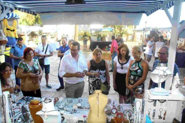 Benidorm &middot; &lsquo;Les Nits del Castell&rsquo; reciben la visita de las autoridades locales 