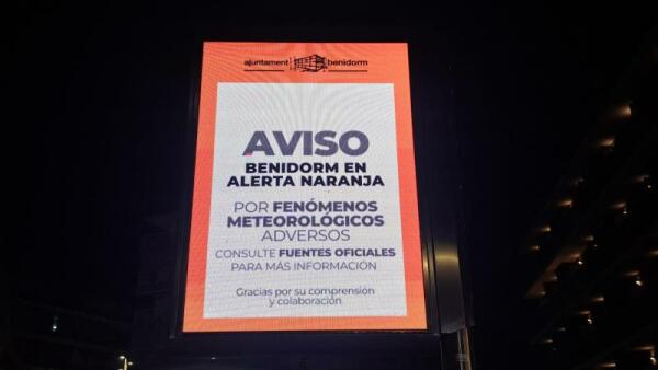 Benidorm traslada el Euroclub de hoy a la Plaza SSMM Reyes de Espa&ntilde;a y cierra los parques progresivamente ante la alerta naranja por viento