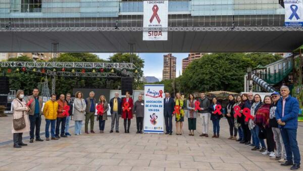 Benidorm se suma a la conmemoración del Día Mundial del Sida, que se celebra bajo el lema ‘Igualdad Ya’