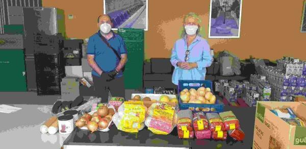 Donaciones solidarias de Dialprix, Frutas Mart&iacute; y Asociaci&oacute;n Eleos  al &ldquo;Programa de Alimentos&rdquo;.