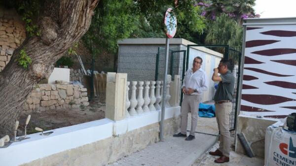 Benidorm recupera la balaustrada de Poniente para la zona ajardinada del Paseo de Colón, que gana protagonismo