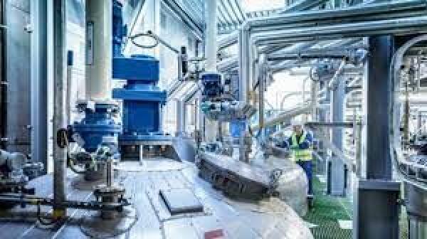 La industria recorta drásticamente su consumo de gas: la caída ya supera a la del confinamiento