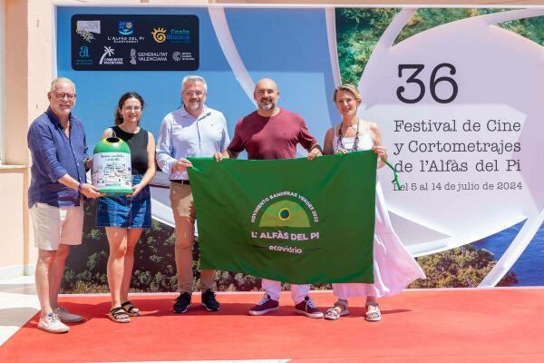 L'Alfàs pone en marcha la campaña por el reciclaje de vidrio #MovimientoBanderasVerdes de Ecovidrio