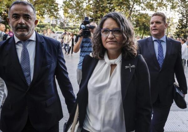 El anuncio en las afueras y el silencio en la gestión
