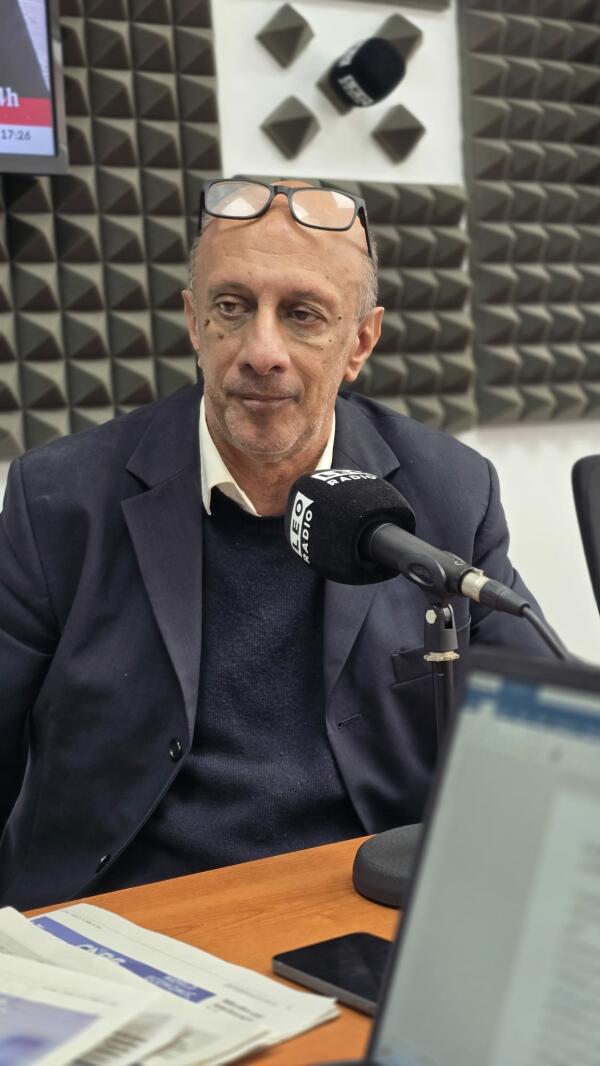 Santiago Alcarranza: &ldquo;Durante mucho tiempo he llegado a pensar que Trump no era m&aacute;s que un infiltrado del inteligente Putin&rdquo;