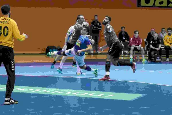 BM Benidorm &middot; Pablo Simonet renueva para las dos pr&oacute;ximas temporadas