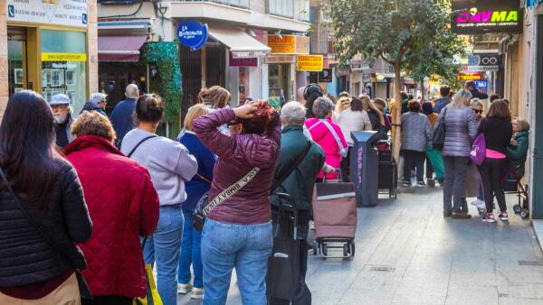 Benidorm da luz verde al pago de la segunda remesa de bonos consumo, que asciende a 406.600 euros