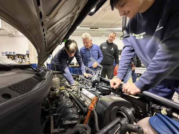 El Curso de Electromec&aacute;nica forma a 15 desempleados en la Escuela de Oficios
